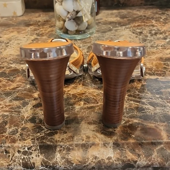 Michael Kors Lucite Slide Heels - Picture 4 of 7